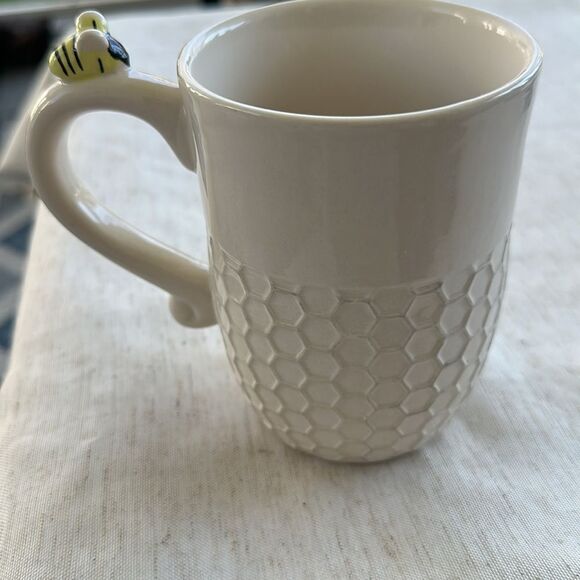 Bee-Themed White Mug - Picture 5 of 6
